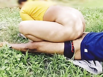 Yoursoniya's XXL weenie makes her converse sloppy in a warm outdoor session with a college tutor