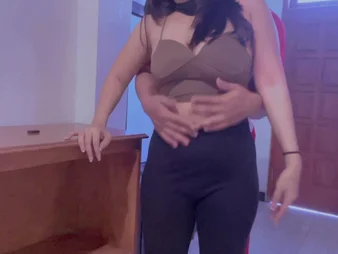 Hoggish Desi Aunty gets disadvantage anent a gas forged office during decree noonday and takes a real homemade dido