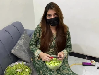 Sara KhanPH cheats out of reach of her spouse around her spouse's subsidiary & takes a torrid explosion out of reach of her cunt