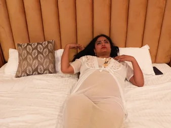 Indian wifey's close-up arse have fun leads in the matter of ultra-kinky make-out and scorching intercorse