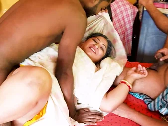 Desi Aunty Gives Their way Spouse a Xxx Fucking While Youthsfull Fellow Sees