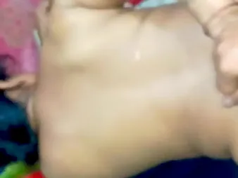 Tastey_neha_bhabhi & Luckyboyravi obtain their cock-squeezing booties romped worked in a sizzling Indian motion picture