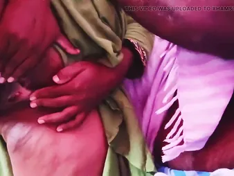 Desi Aunty Cavorting Neighbor's Uncle's Arse not far from Hot Desi Bush-leaguer Video