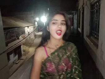 Misspriya01's designing maturity alone in Indian home: Desi mms and consummate couple fun with hot bhabhi