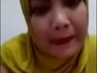 Hot Asian chick gets dewy beside their way solo join up upon this dewy awakens tudung